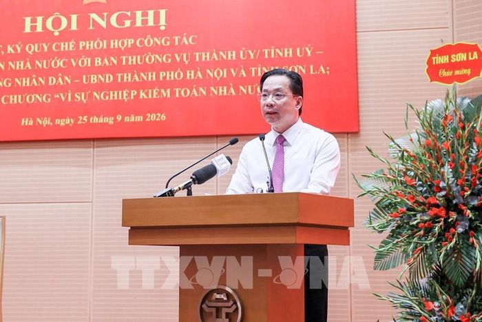 Bí thư Tỉnh ủy, Trưởng đoàn đại biểu Quốc hội tỉnh Sơn La Hoàng Văn Nghiệm phát biểu. Ảnh: Trung Nguyên - TTXVN