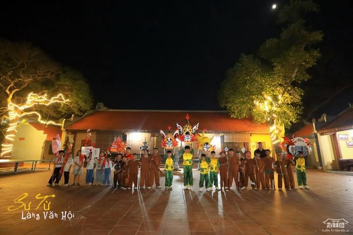 Trung thu từ lâu đã trở thành dịp được trẻ nhỏ mong chờ. Không chỉ có bánh nướng, bánh dẻo hay những chiếc đèn đủ màu sắc, đây còn là khoảng thời gian để các em được cùng bạn bè vui chơi, hòa mình vào không khí lễ hội và lưu giữ những kỷ niệm tuổi thơ.