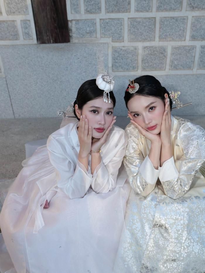 Kỳ Duyên và Đoàn Thiên Ân trong chuyến đi Hàn Quốc gần đây.