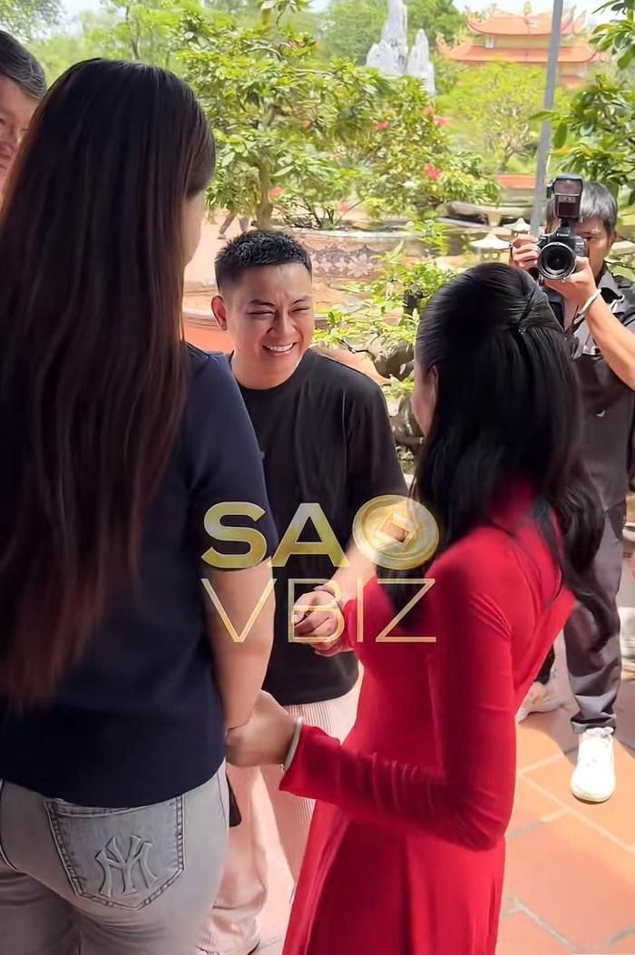 Hoài Lâm giới thiệu vợ sắp cưới là Ngọc Trinh với Nam Thư. (Ảnh chụp màn hình từ TikTok Sao Vbiz)