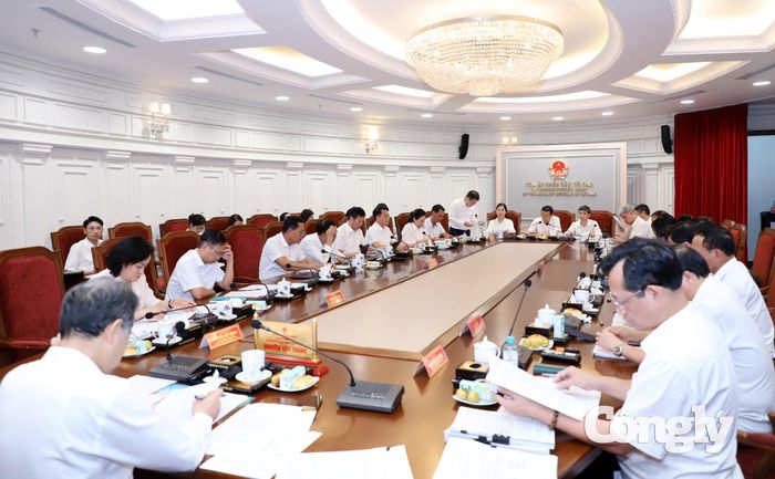 Toàn cảnh phiên họp.