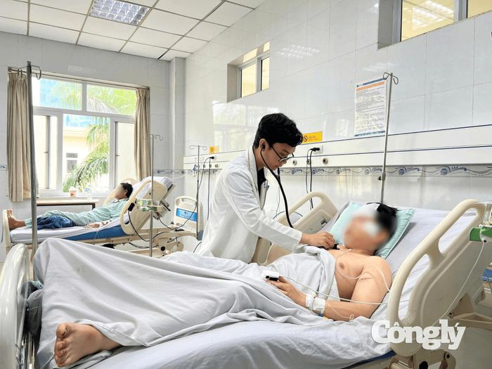 Bệnh nhân đang được theo dõi tại Khoa Phẫu thuật Tim mạch – Lồng ngực, Bệnh viện Đa khoa Xuyên Á.