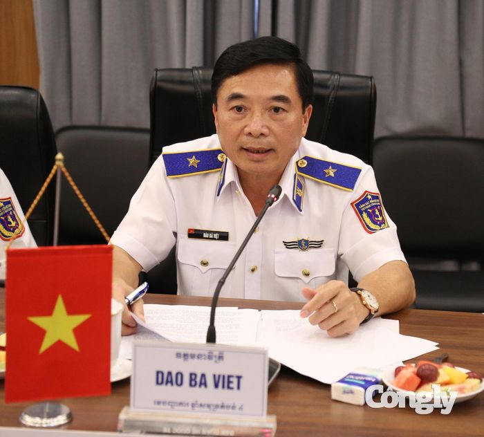 Thiếu tướng Đào Bá Việt, Tư lệnh Vùng Cảnh sát biển 4 phát biểu tại buổi làm việc.