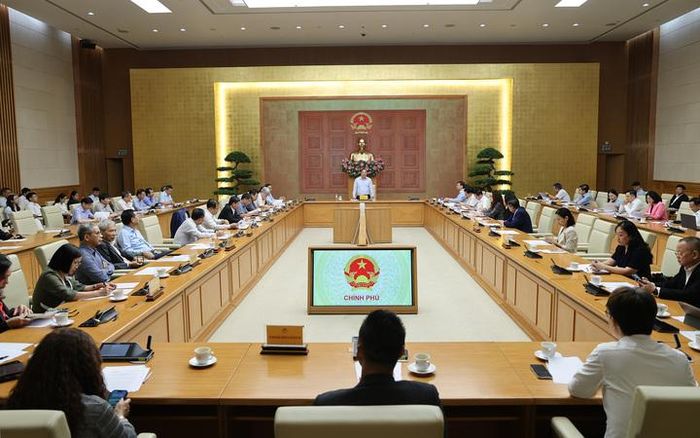 Phó Thủ tướng Thường trực nhấn mạnh, phát triển nông, lâm, thủy sản không chỉ nhằm gia tăng kim ngạch xuất khẩu mà phải gắn với xây dựng nền nông nghiệp hiện đại, sinh thái, giá trị gia tăng cao và phát triển bền vững - Ảnh: chinhphu.vn/Phương Nguyên