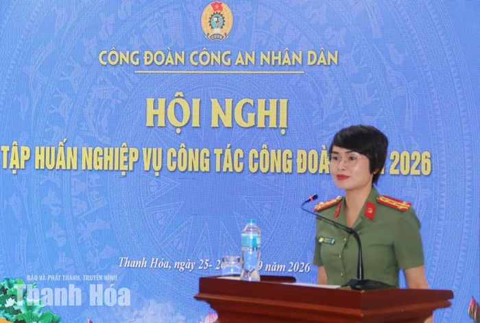 Đại tá Công Thanh Thảo, Trưởng ban Công đoàn Công an Nhân dân phát biểu khai mạc hội nghị.