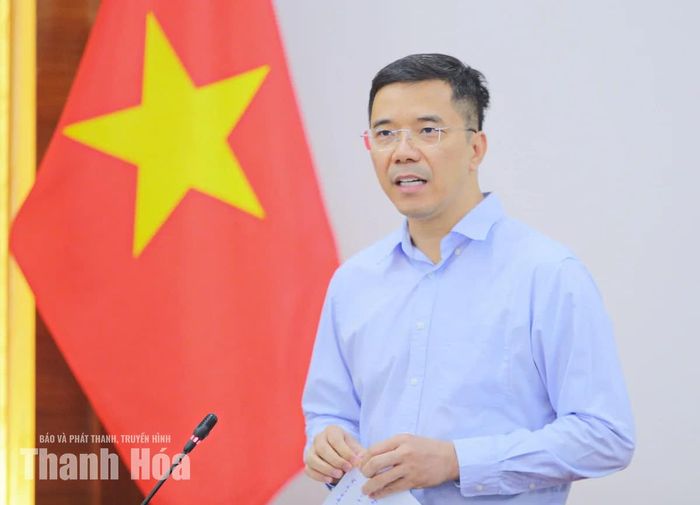 Phó Bí thư Thường trực Tỉnh ủy Nguyễn Hồng Phong phát biểu tại buổi làm việc.