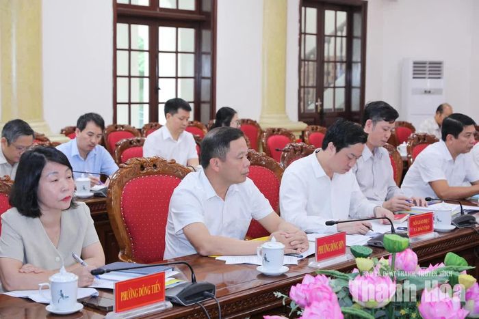 Đại biểu dự buổi làm việc.