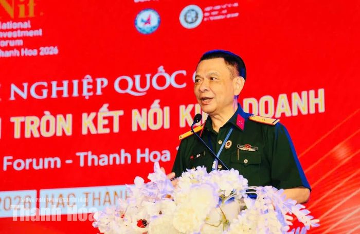Phó Chủ tịch Hiệp hội Khởi nghiệp Quốc gia Hồ Huy trao đổi tại hội nghị.