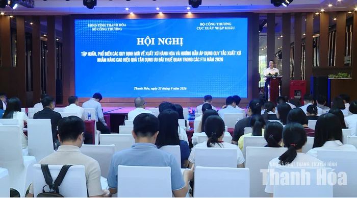 Toàn cảnh hội nghị.