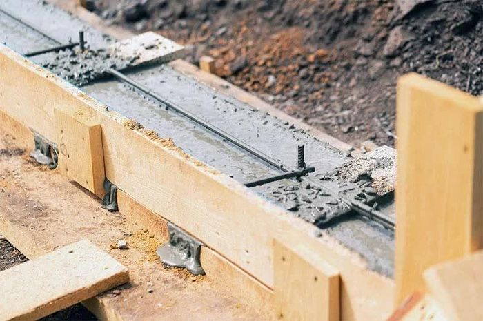Cốp pha bảo dưỡng sai cách - không lót bạt.