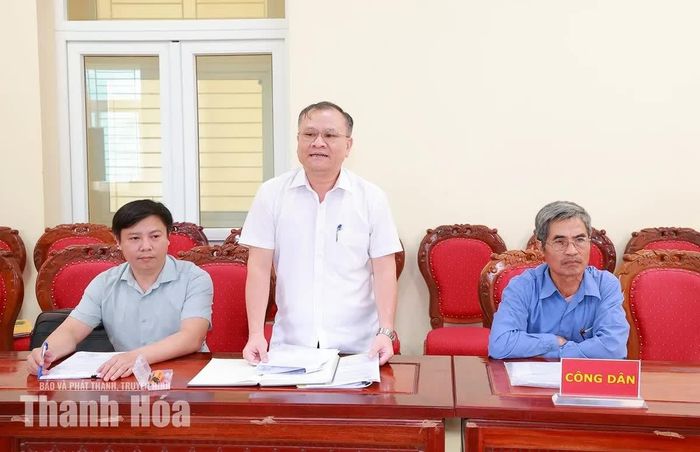 Lãnh đạo địa phương giải đáp phản ánh, kiến nghị của công dân.