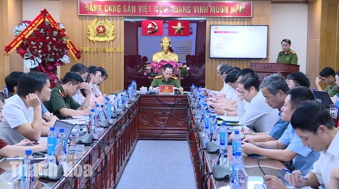 Toàn cảnh hội nghị.