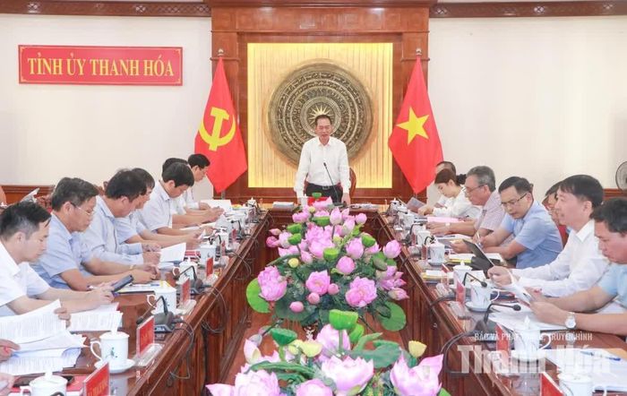 Phó Bí thư Tỉnh ủy Trịnh Tuấn Sinh chủ trì hội nghị.