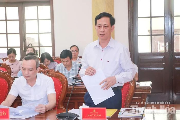 Bí thư Đảng ủy, Chủ tịch HĐND xã Sao Vàng Mai Văn Hải phát biểu tại hội nghị.