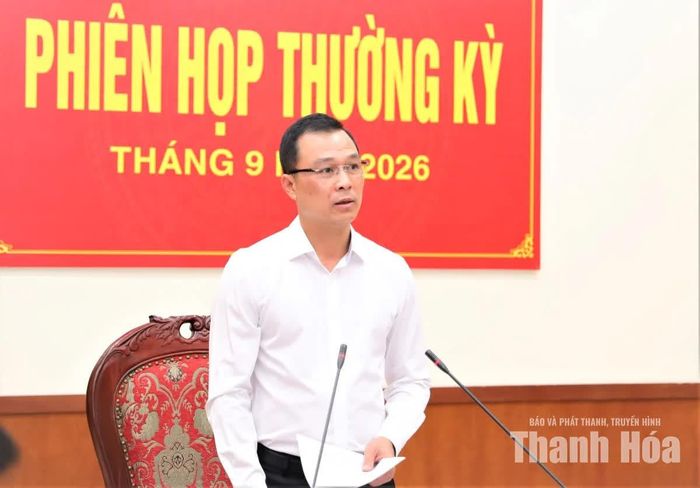 Chủ tịch UBND tỉnh Tô Anh Dũng phát biểu chỉ đạo tại phiên họp.