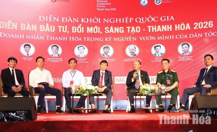 Các diễn giả tham gia phiên đối thoại: “Doanh nghiệp trong thời đại mới, kỷ nguyên vươn mình của dân tộc”.