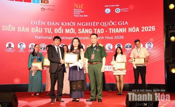 Hiệp hội Khởi nghiệp Quốc gia trao chứng nhận Chuyên gia Khởi nghiệp Quốc gia cho các doanh nghiệp.