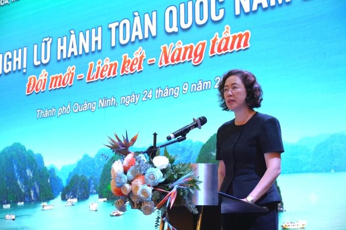Phó Chủ tịch UBND T.P Quảng Ninh Vũ Thị Mai Anh phát biểu tại hội nghị. Ảnh: Thông tin Du lịch Quảng Ninh