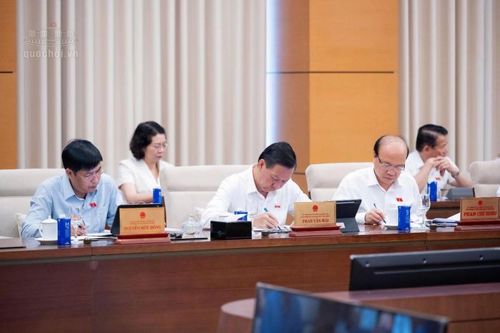 Các thành viên Ủy ban Thường vụ Quốc hội tại phiên họp. Ảnh: Cổng thông tin điện tử Quốc hội.