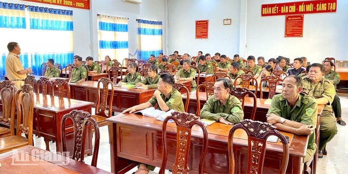 Công an tỉnh An Giang hướng dẫn, bồi dưỡng nghiệp vụ cho lực lượng tham gia bảo vệ an ninh, trật tự ở cơ sở của 5 xã.