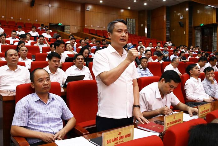 Đại diện lãnh đạo phường Tiên Du phát biểu.