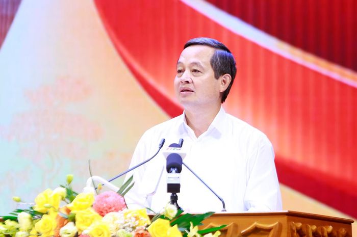 Chủ tịch UBND thành phố Phạm Hoàng Sơn phát biểu.