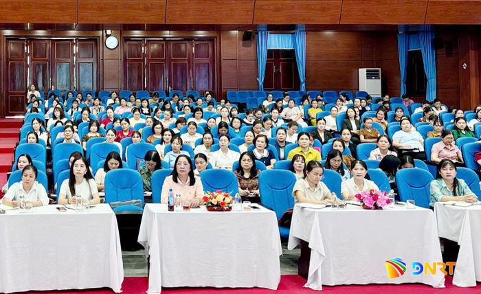 Đội ngũ quản lý, giáo viên mầm non tham gia các lớp tập huấn chuyên môn của Sở giáo dục và Đào tạo. Ảnh: T.HÀ