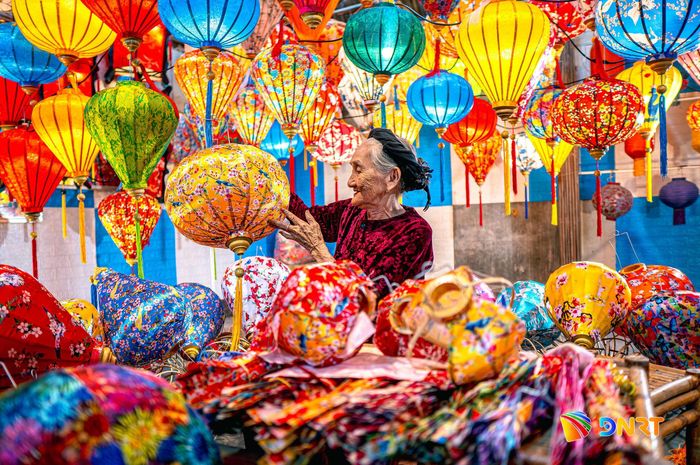 Đèn lồng Hội An. Ảnh: HUỲNH VĂN TRUYỀN