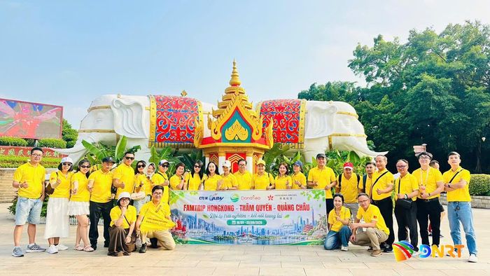 Doanh nghiệp lữ hành khảo sát tuyến du lịch Hồng Kông - Thâm Quyến - Quảng Châu (Trung Quốc). Ảnh: Q.H