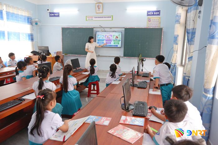 Xã Thạnh Bình xác định chăm lo cho sự nghiệp giáo dục là nhiệm vụ ưu tiên hàng đầu. Ảnh: HOÀNG ĐẠO