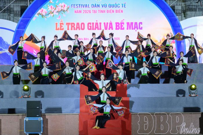 Sáng tạo trên nền tảng văn hóa truyền thống góp phần đưa di sản đến gần hơn với công chúng hôm nay.