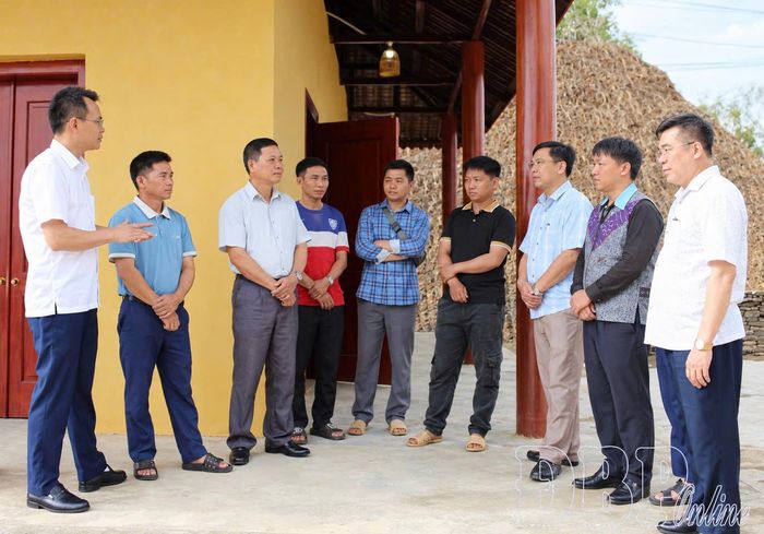 Chi bộ Tìa Ló phát huy vai trò cầu nối giữa cấp ủy và Nhân dân.
