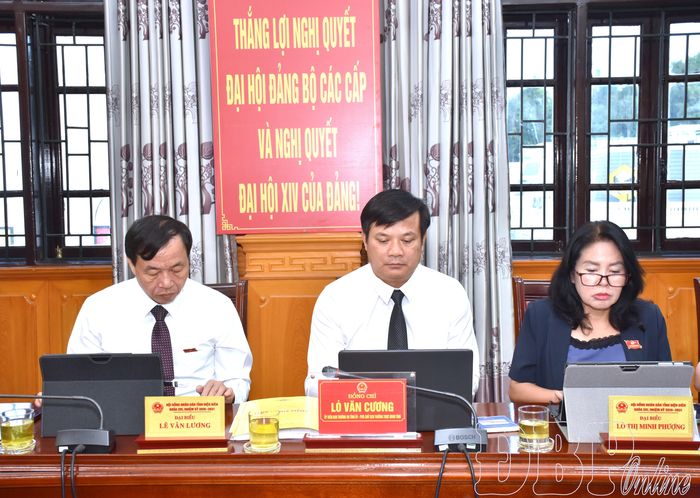 Đại biểu dự Kỳ họp.