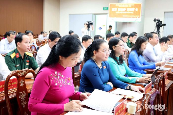 Các đại biểu tham dự kỳ họp. Ảnh: Hồ Thảo