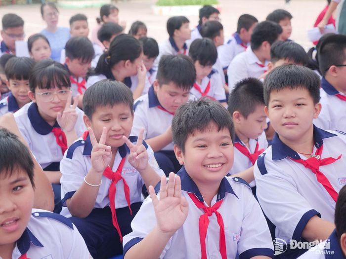 Học sinh Trường tiểu học Biên Hòa tham gia chương trình. Ảnh: Hạnh Dung