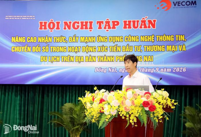 Phó Giám đốc Trung tâm Xúc tiến đầu tư, thương mại và du lịch thành phố Đồng Nai Nguyễn Văn Lĩnh phát biểu khai mạc hội nghị. Ảnh: Hải Quân