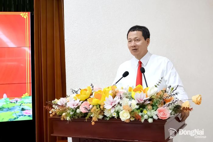 Đồng chí Vũ Hồng Văn, Ủy viên Trung ương Đảng, Bí thư Thành ủy, Trưởng đoàn Đại biểu Quốc hội thành phố phát biểu chỉ đạo. Ảnh: Phương Hằng