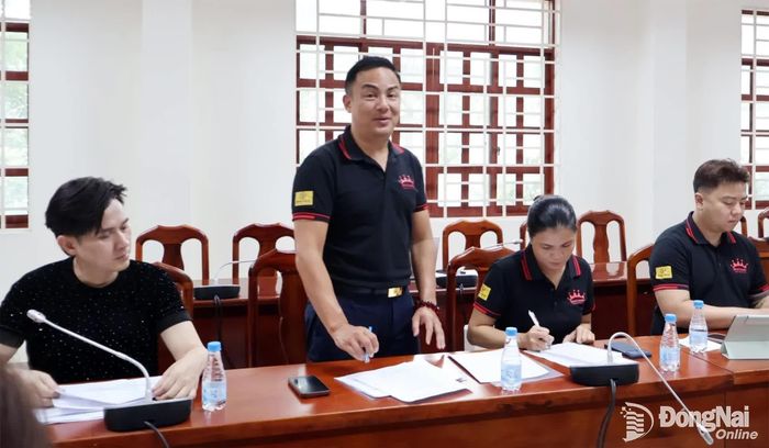 Đại diện Công ty TNHH truyền thông giải trí Bến Thành báo cáo tại buổi làm việc. Ảnh: Nguyệt Hà