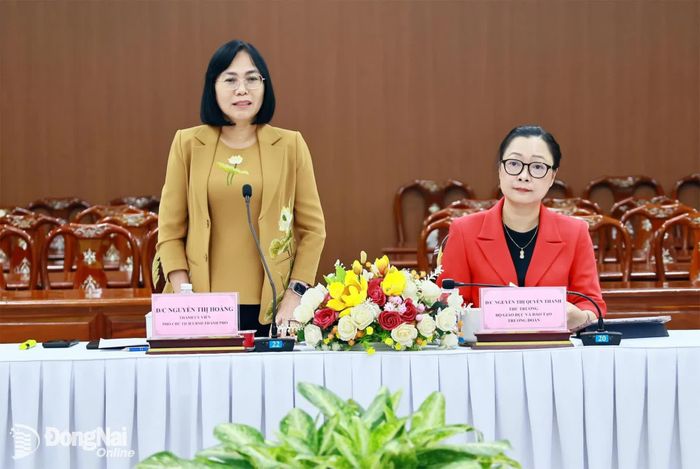 Thành ủy viên, Phó Chủ tịch UBND thành phố Nguyễn Thị Hoàng phát biểu tại buổi làm việc. Ảnh: Công Nghĩa