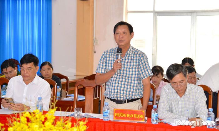 Đại diện các xã, phường chia sẻ những khó khăn, vướng mắc trong giải quyết thủ tục hành chính.