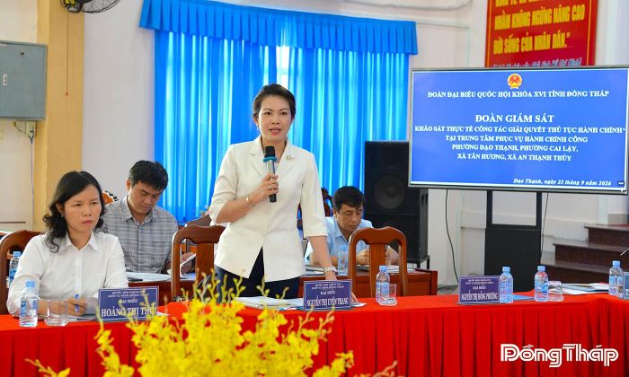 Đồng chí Nguyễn Thị Uyên Trang phát biểu tại buổi làm việc.