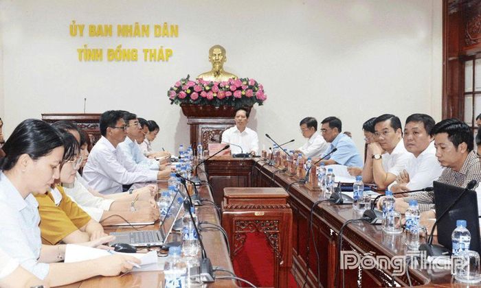 Đồng chí Nguyễn Thành Diệu, Phó Chủ tịch UBND tỉnh Đồng Tháp tham dự tại điểm cầu tỉnh.
