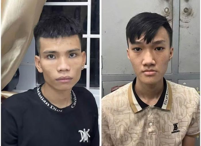 Trần Lưu Bá Khôi (trái) và Lê Nguyễn Quốc Đạt tại cơ quan Công an. Ảnh: Đặng Lâm