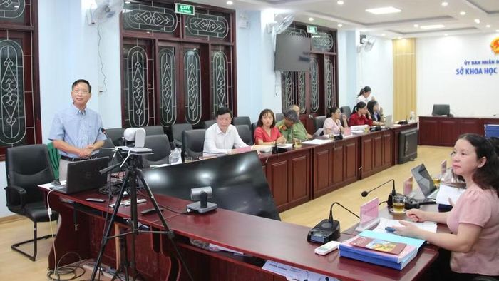 PGS. TS Đỗ Khắc Hải làm chủ nhiệm nhiệm vụ báo cáo kết quả triển khai. Ảnh: T.L