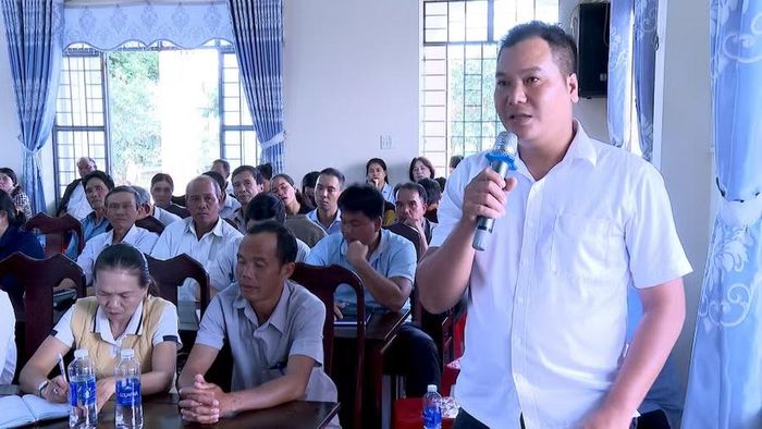  Cử tri phường An Phú kiến nghị tại hội nghị. Ảnh: Hà Duy 
