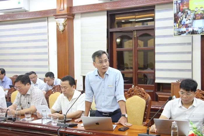  Giám đốc Văn phòng Đăng ký đất đai tỉnh Đặng Hữu Bình lý giải các vấn đề đang tồn tại. Ảnh: T.L 