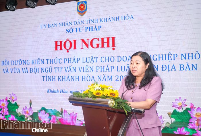Bà Nguyễn Thụy Thanh Yên - Phó Giám đốc Sở Tư pháp phát biểu tại hội nghị.