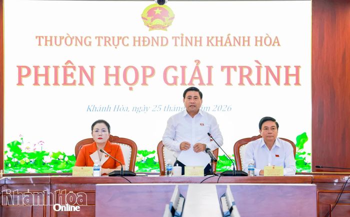 Đồng chí Lâm Đông phát biểu khai mạc phiên giải trình.