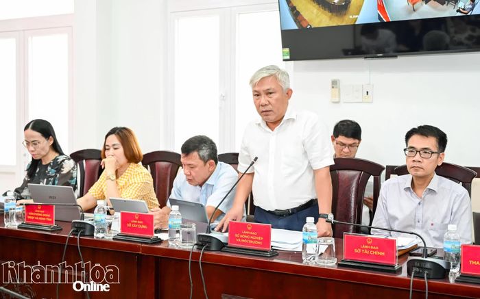 Lãnh đạo Sở Nông nghiệp và Môi trường phát biểu ý kiến.
