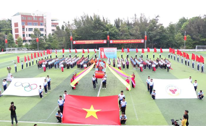 Các vận động viên thực hiện nghi thức Chào cờ.
